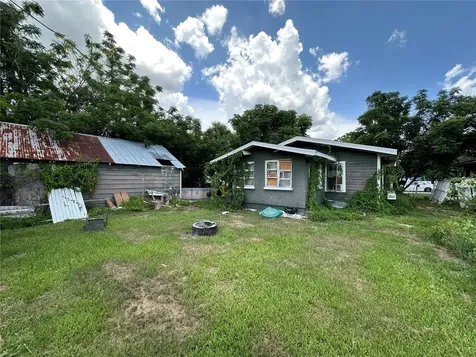 1105 NE 1st Street Mulberry FL 33860