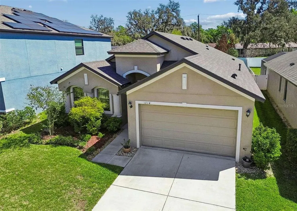 1214 Florablu Drive Seffner FL 33584