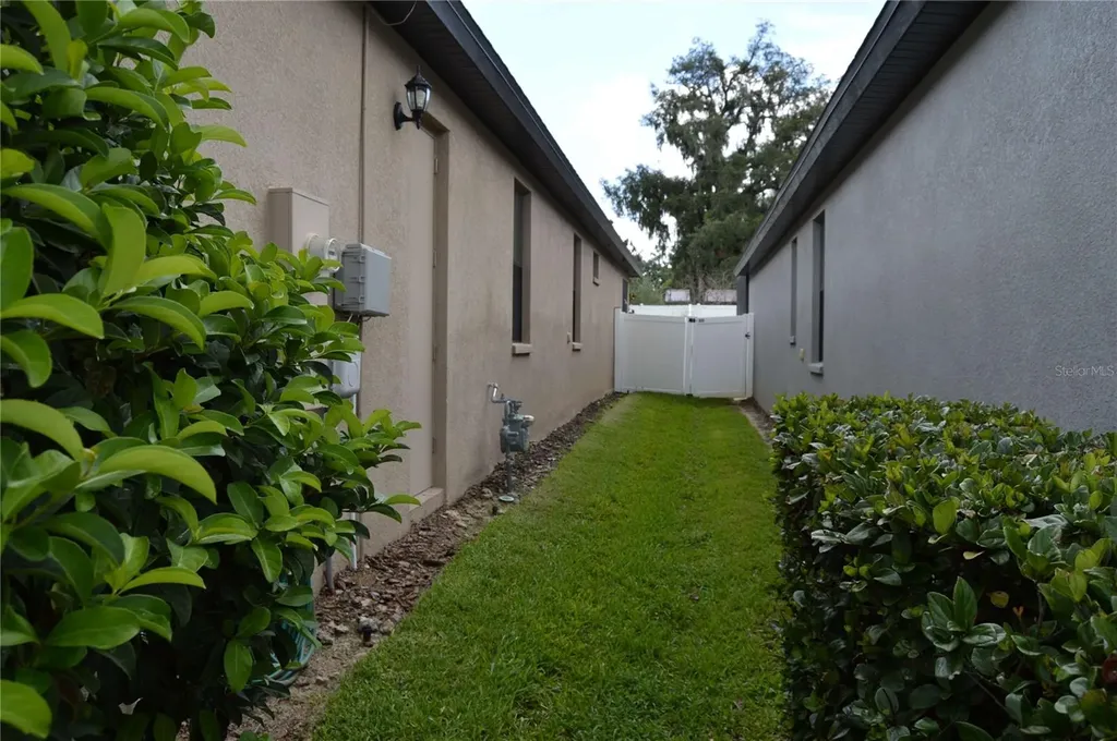 1214 Florablu Drive Seffner FL 33584
