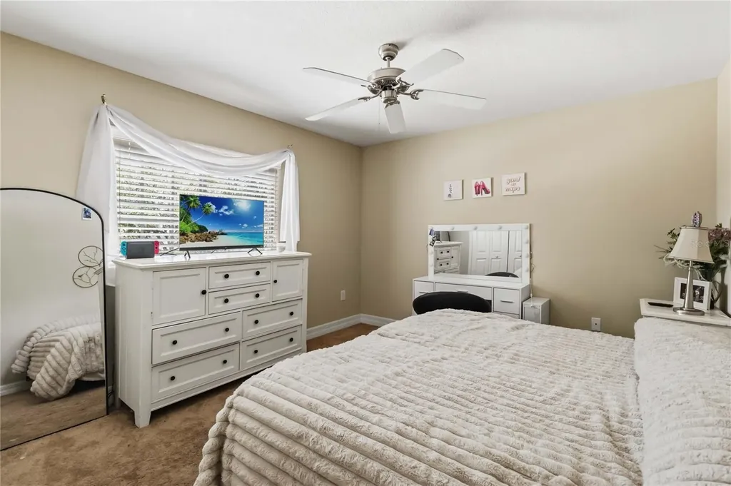 880 Suffolk Place Davenport FL 33896