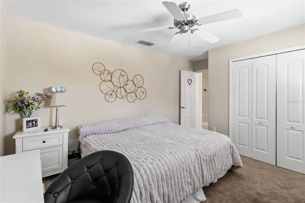 880 Suffolk Place Davenport FL 33896
