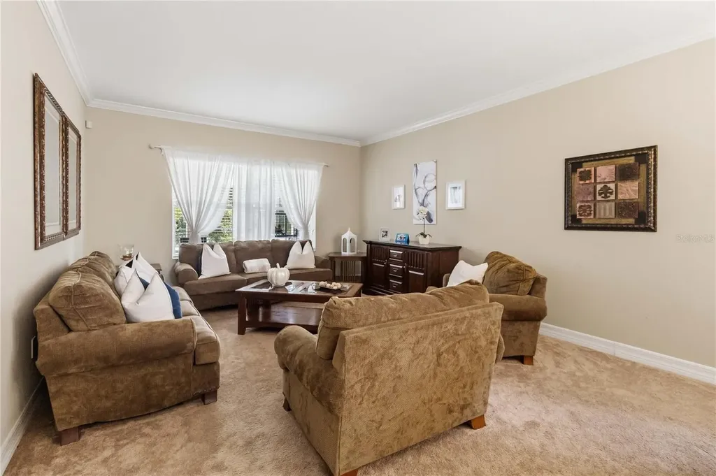 880 Suffolk Place Davenport FL 33896