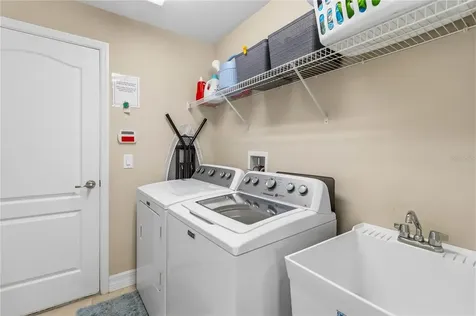 880 Suffolk Place Davenport FL 33896