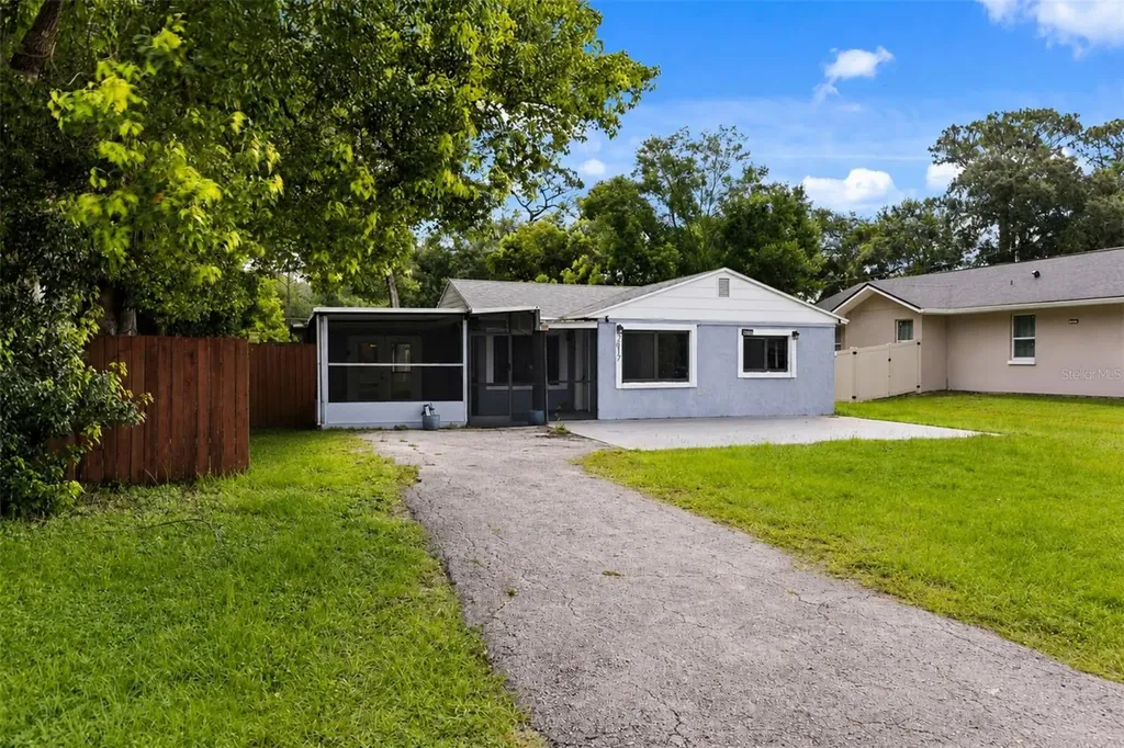 2617 S Laurel Avenue Sanford FL 32773