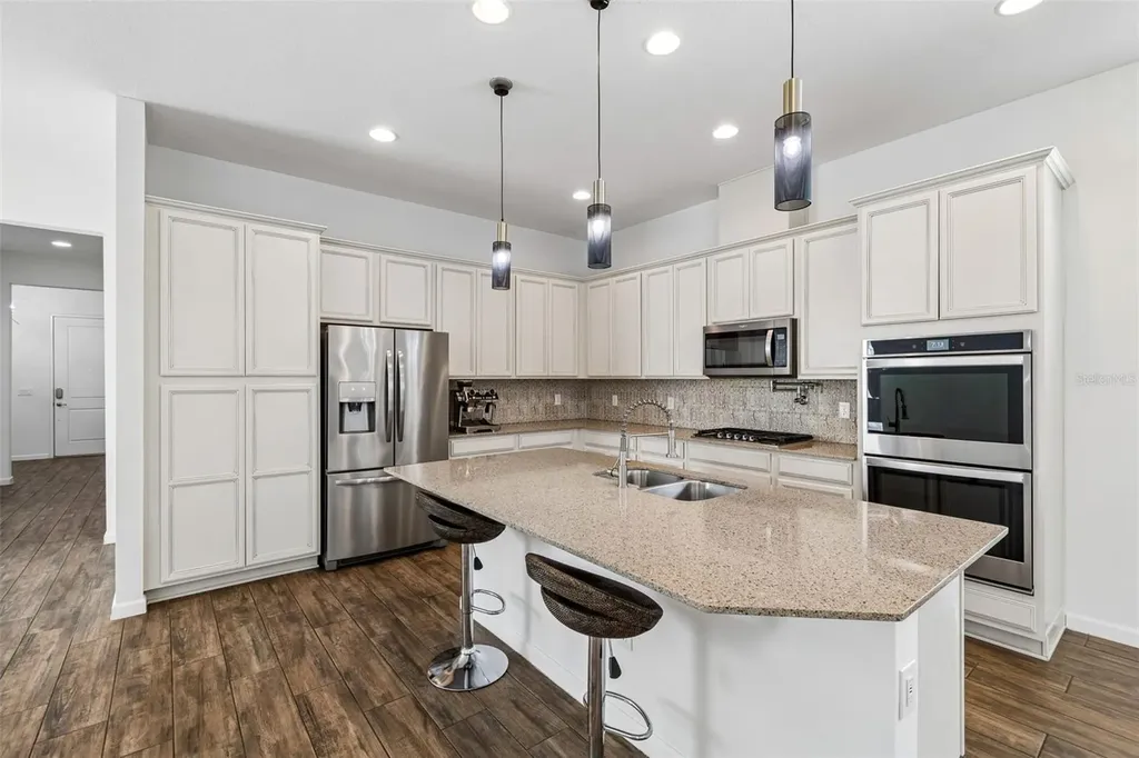 803 Winterside Drive Apollo Beach FL 33572