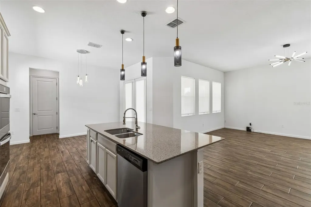 803 Winterside Drive Apollo Beach FL 33572