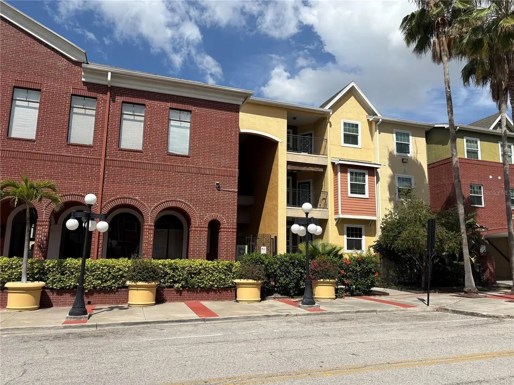 Tampa FL 33605