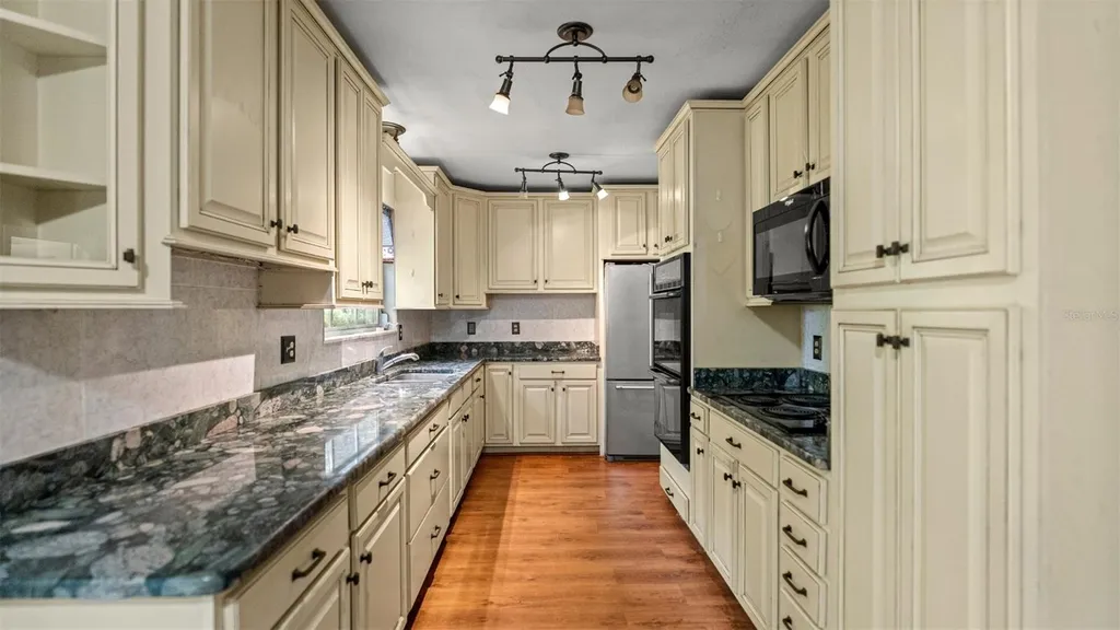 1237 Cardinal Lane Deland FL 32720