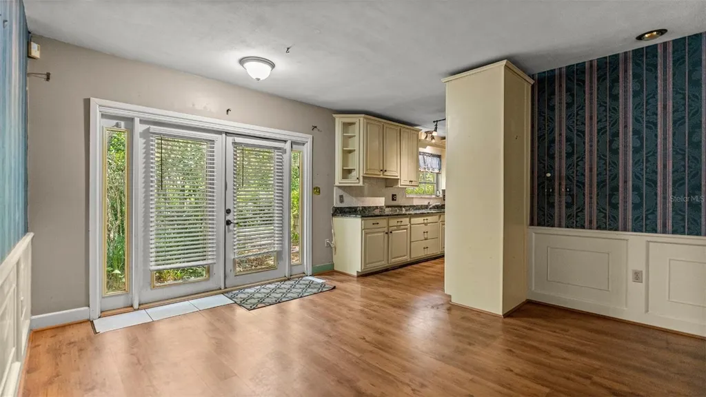 1237 Cardinal Lane Deland FL 32720