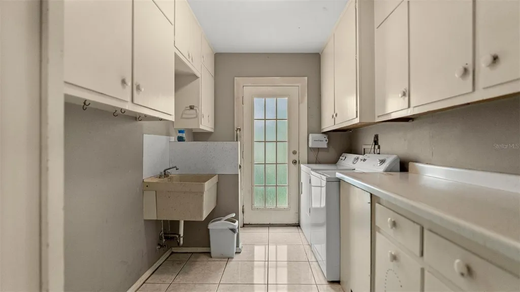 1237 Cardinal Lane Deland FL 32720