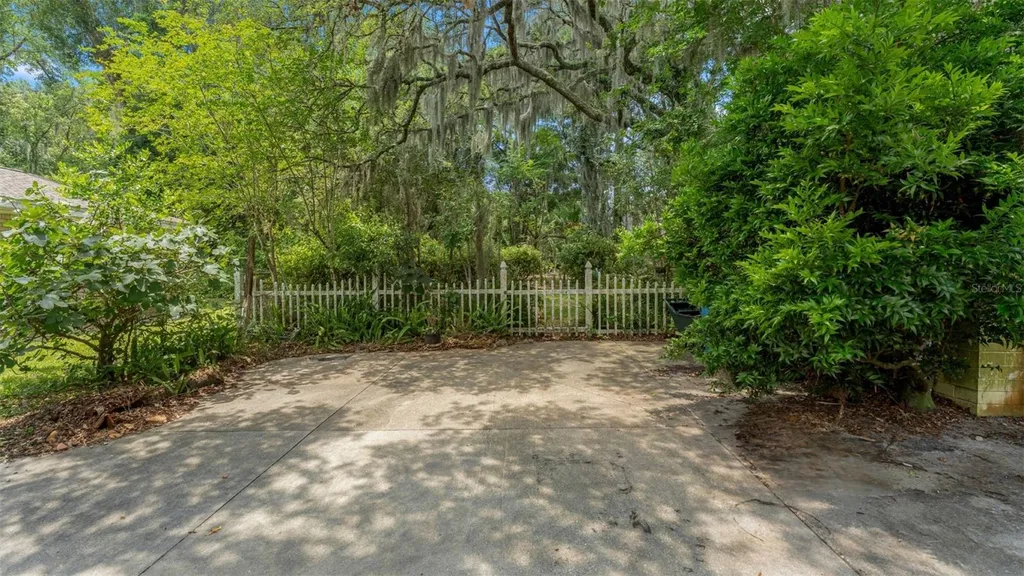 1237 Cardinal Lane Deland FL 32720