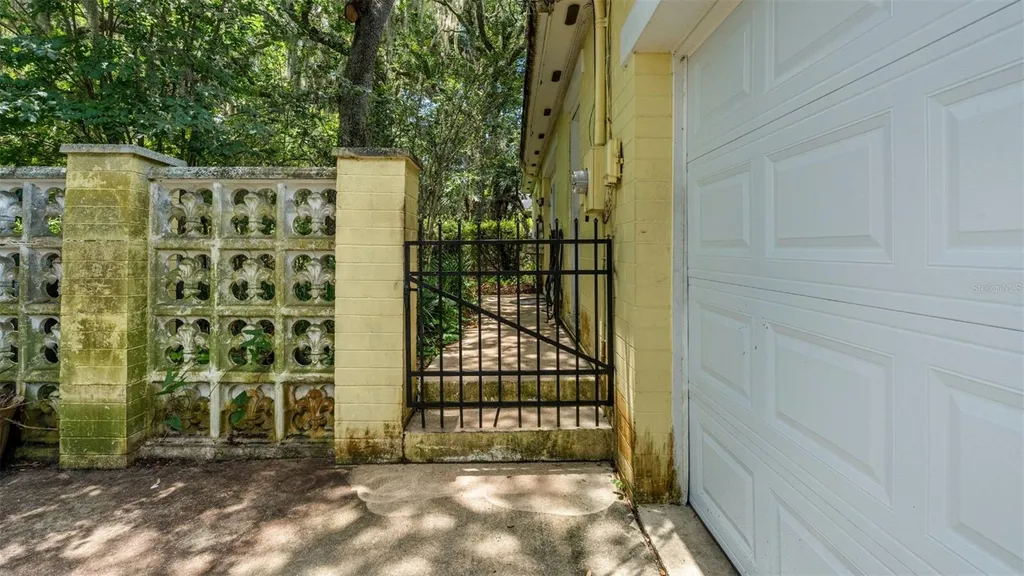 1237 Cardinal Lane Deland FL 32720