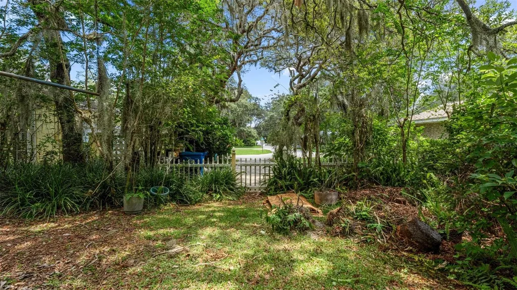 1237 Cardinal Lane Deland FL 32720
