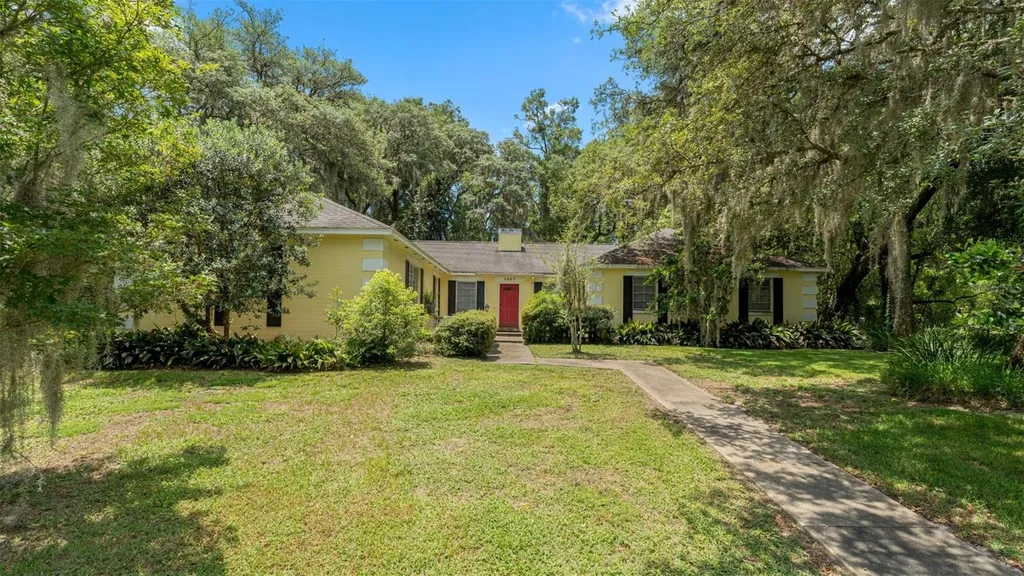 1237 Cardinal Lane Deland FL 32720