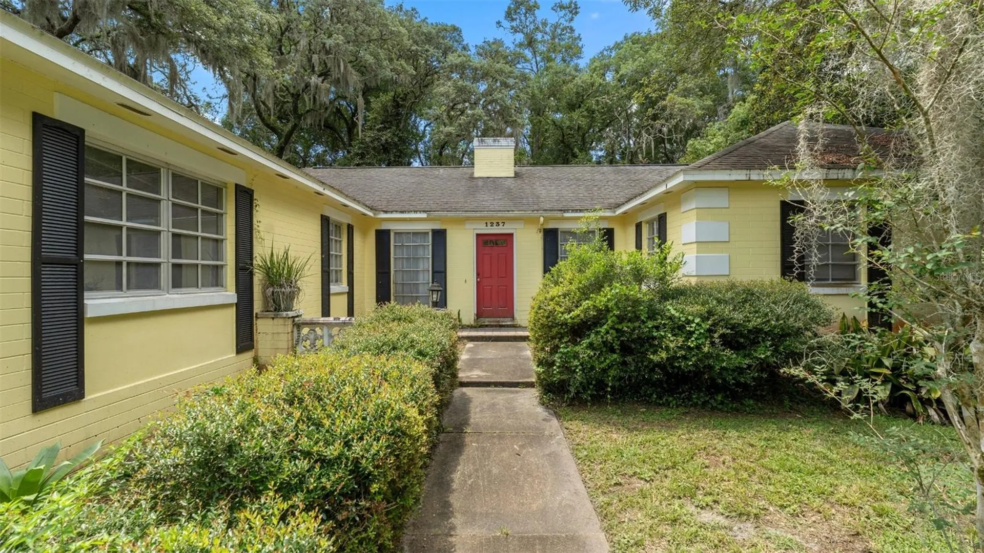 1237 Cardinal Lane Deland FL 32720