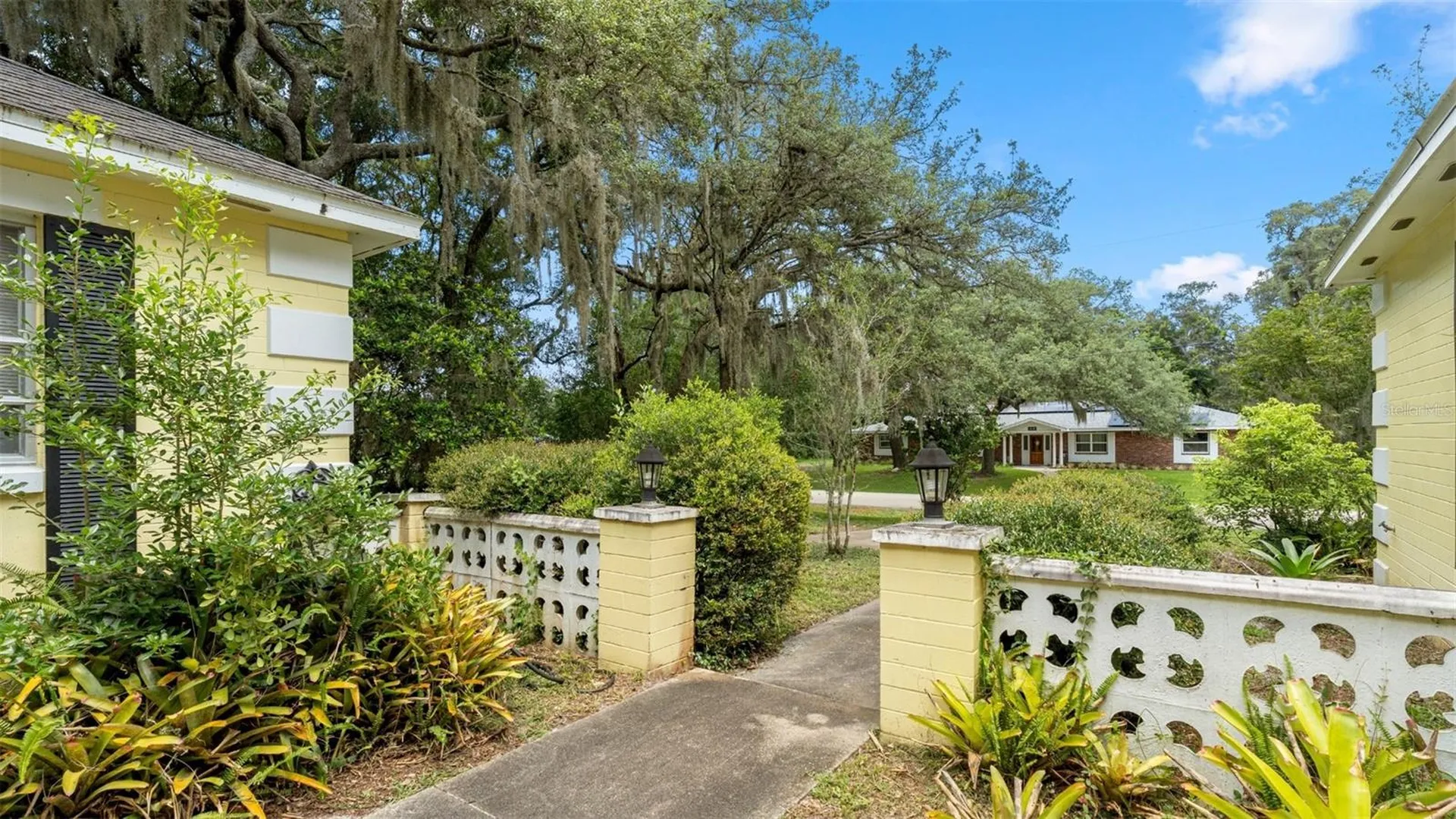 1237 Cardinal Lane Deland FL 32720