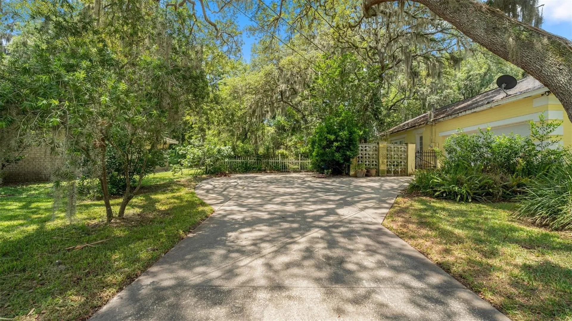 1237 Cardinal Lane Deland FL 32720