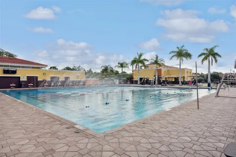 13941 Clubhouse Dr Drive Tampa FL 33618