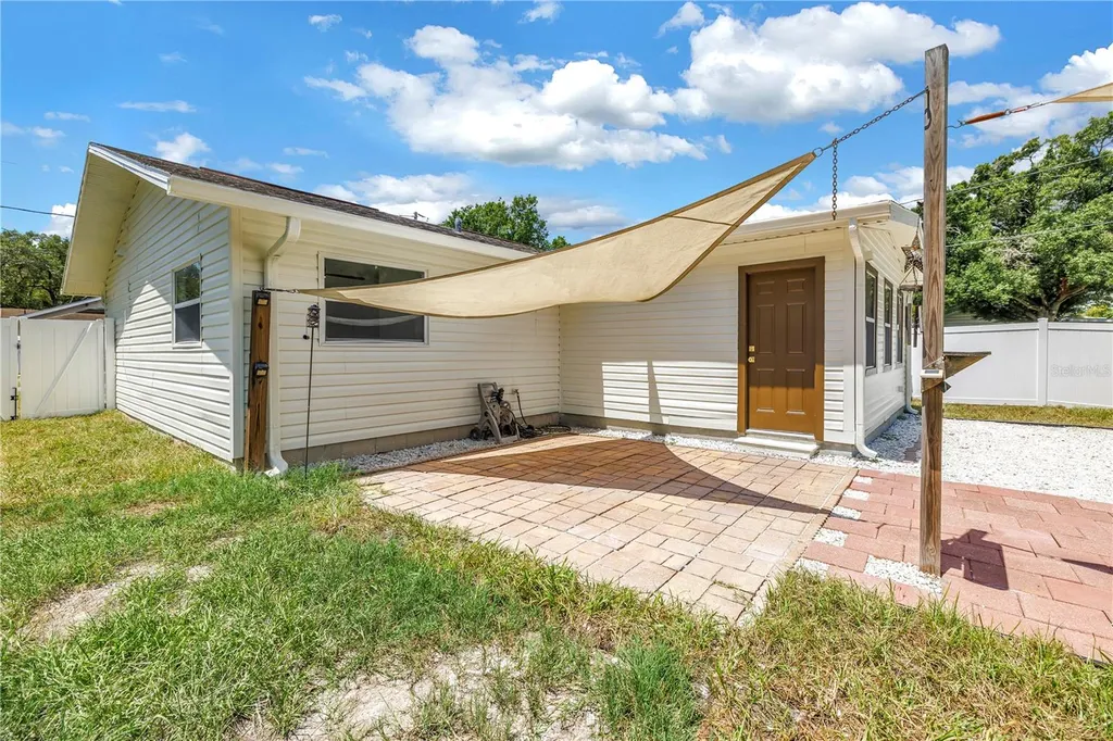 1221 36th Terrace N St Petersburg FL 33704