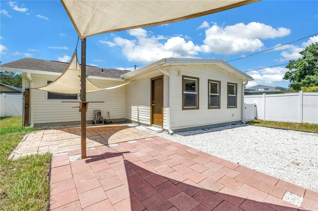 1221 36th Terrace N St Petersburg FL 33704