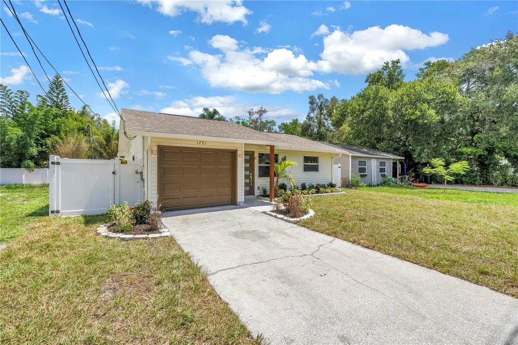 1221 36th Terrace N St Petersburg FL 33704