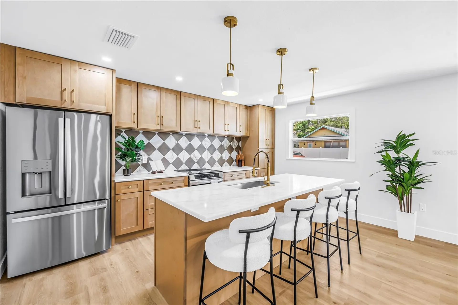 1221 36th Terrace N St Petersburg FL 33704