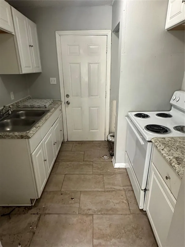 8215 N Klondyke Street Tampa FL 33604