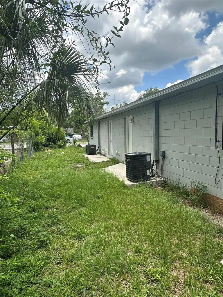 8215 N Klondyke Street Tampa FL 33604