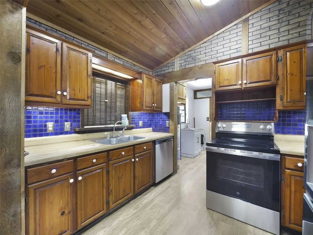 7107 Leighton Way Orlando FL 32822