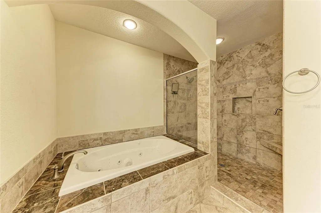 5200 Manorwood Drive Sarasota FL 34235