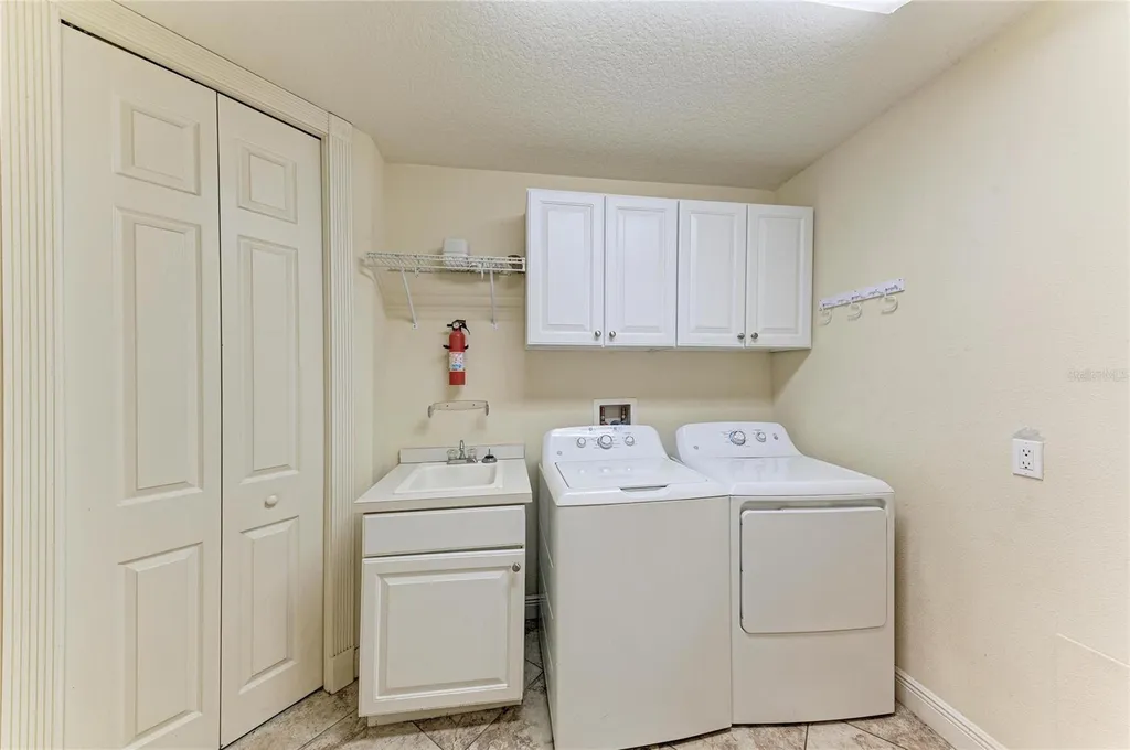 5200 Manorwood Drive Sarasota FL 34235