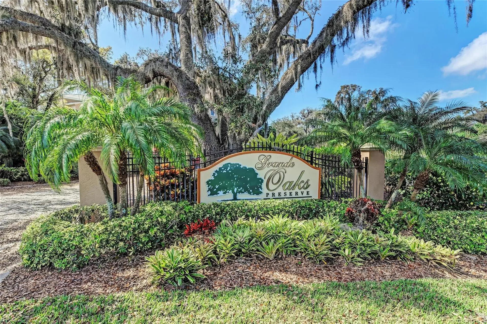 5200 Manorwood Drive Sarasota FL 34235