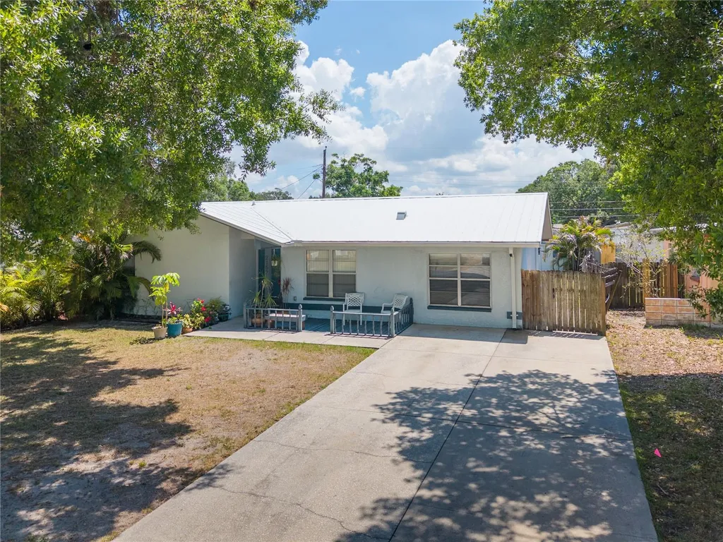 2153 Catalina Drive N Clearwater FL 33763