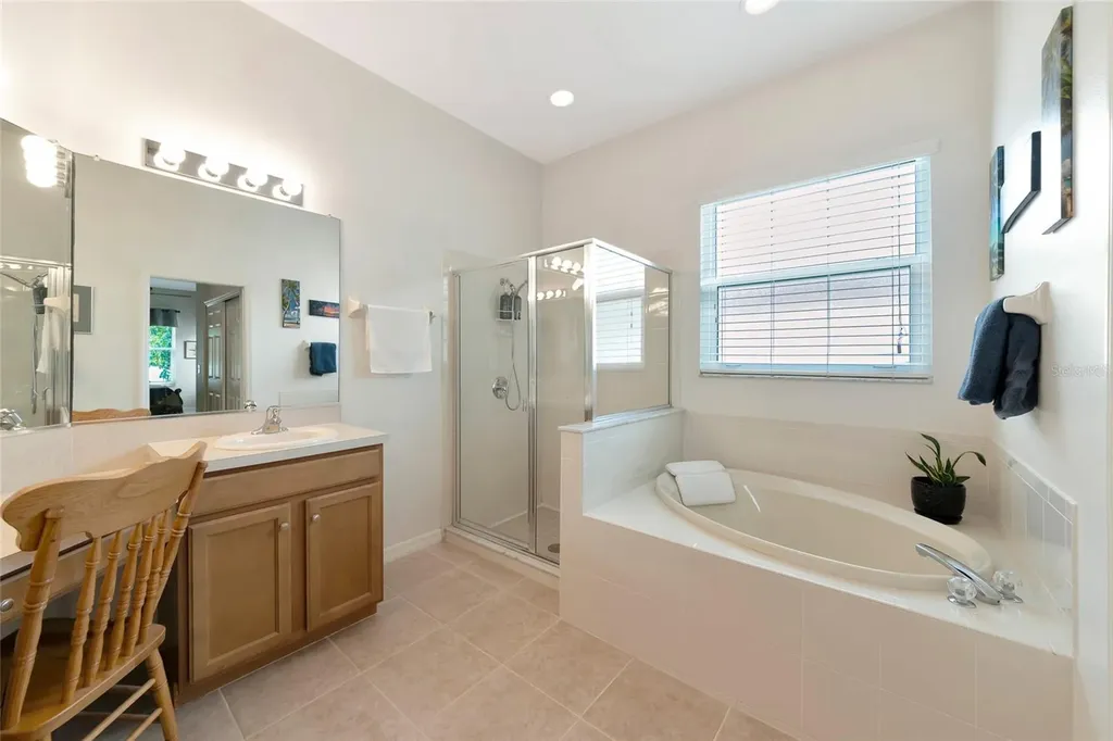 5720 43rd Court E Bradenton FL 34203