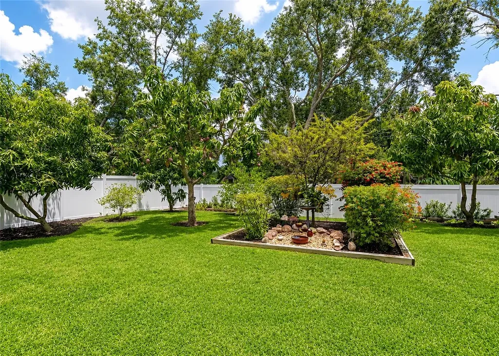 5720 43rd Court E Bradenton FL 34203