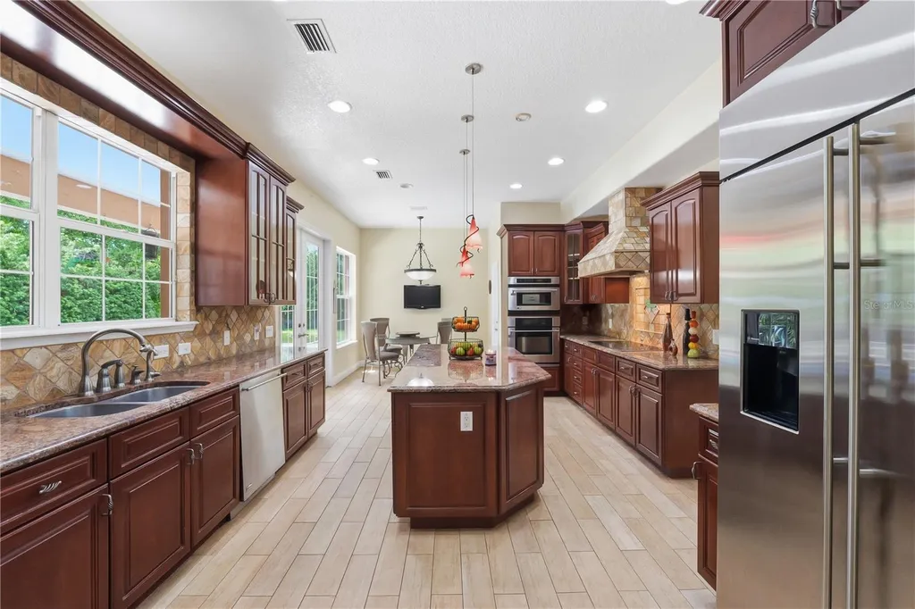 10307 Reclinata Lane Tampa FL 33618