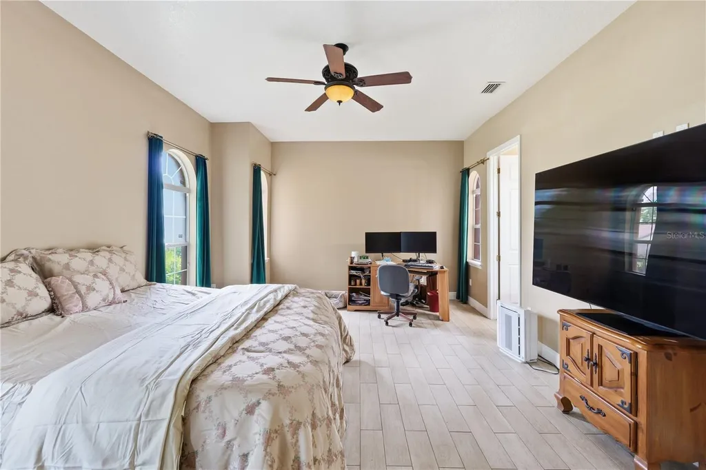 10307 Reclinata Lane Tampa FL 33618