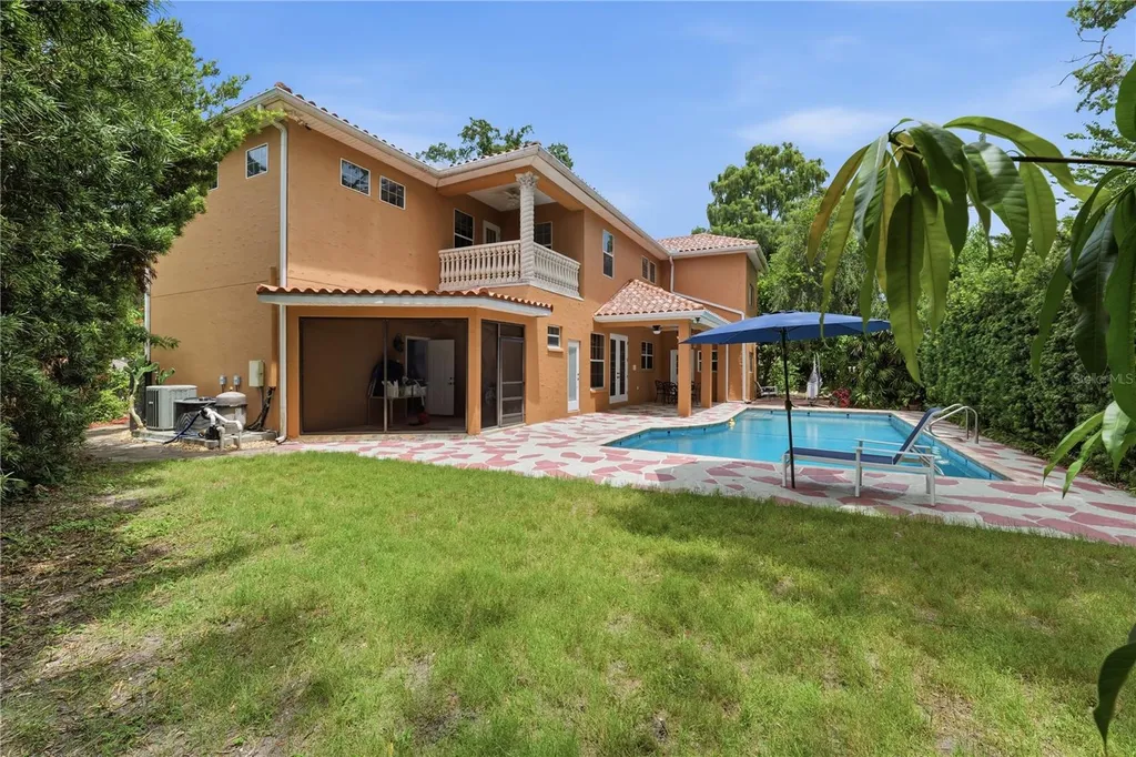 10307 Reclinata Lane Tampa FL 33618