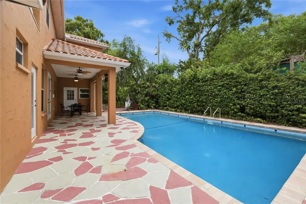 10307 Reclinata Lane Tampa FL 33618