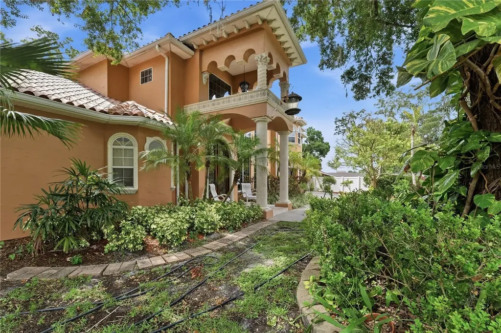 10307 Reclinata Lane Tampa FL 33618