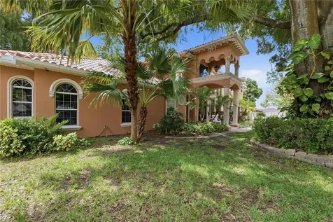 10307 Reclinata Lane Tampa FL 33618