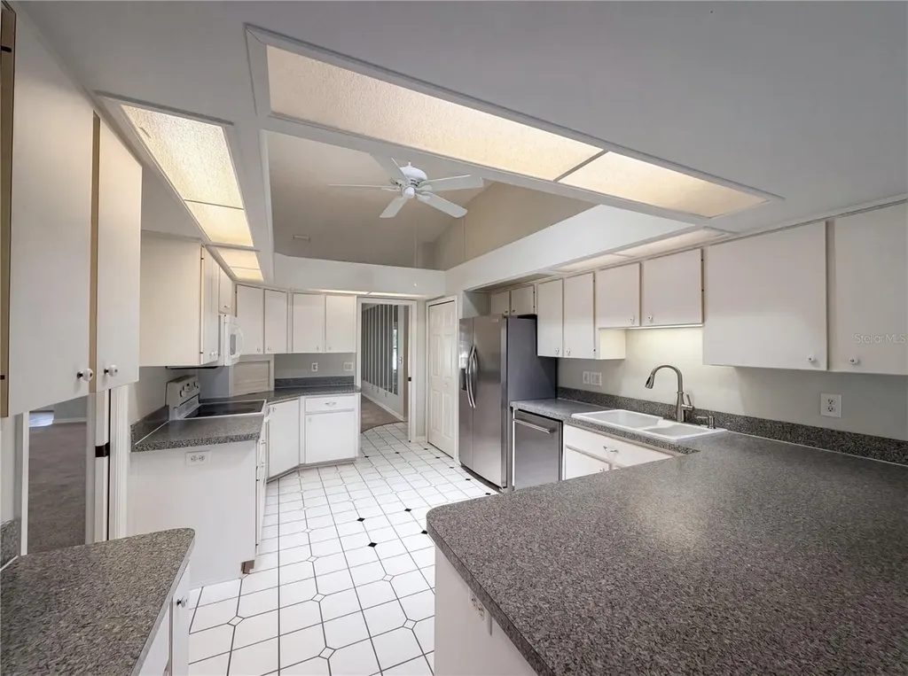 27305 Racquet Circle Leesburg FL 34748