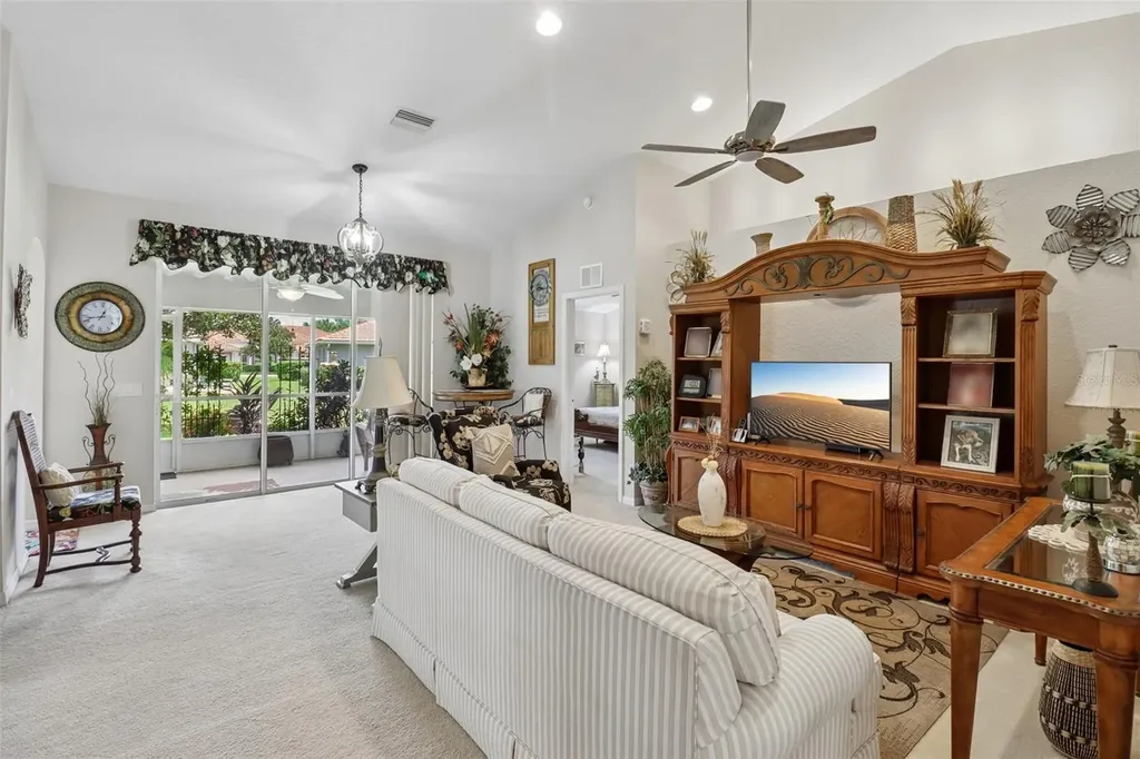 10172 Mainsail Drive Oxford FL 34484
