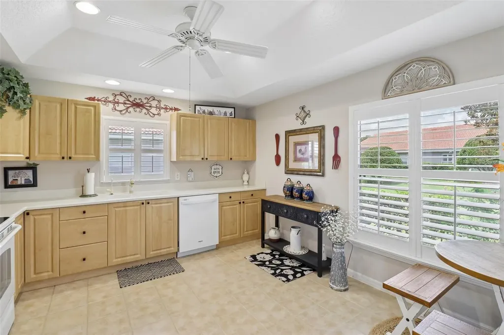 10172 Mainsail Drive Oxford FL 34484