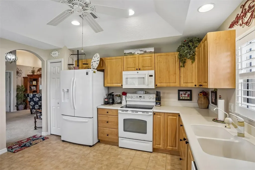 10172 Mainsail Drive Oxford FL 34484