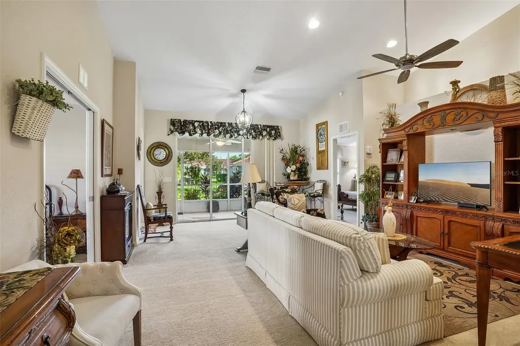 10172 Mainsail Drive Oxford FL 34484