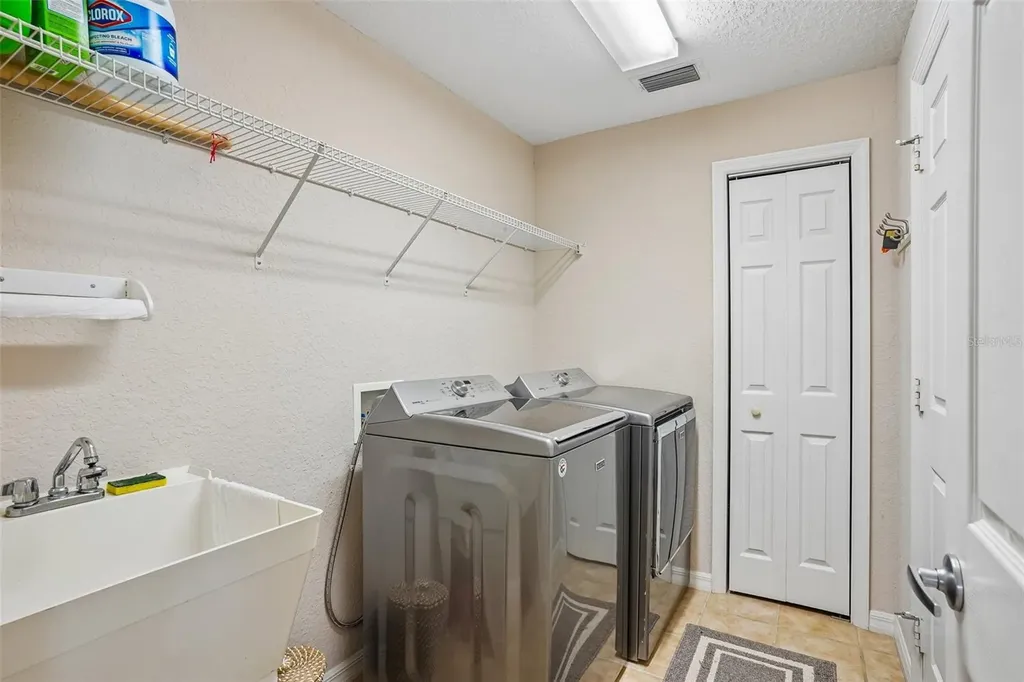 10172 Mainsail Drive Oxford FL 34484