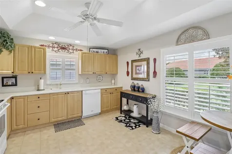 10172 Mainsail Drive Oxford FL 34484