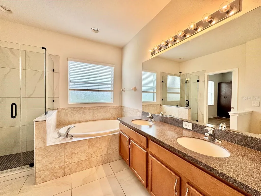 9614 Oak Glade Avenue Tampa FL 33647