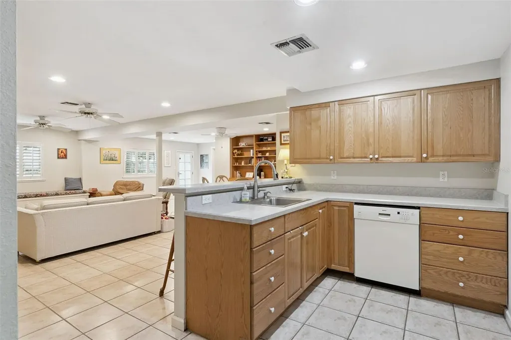1008 E Ridgewood Street Orlando FL 32803
